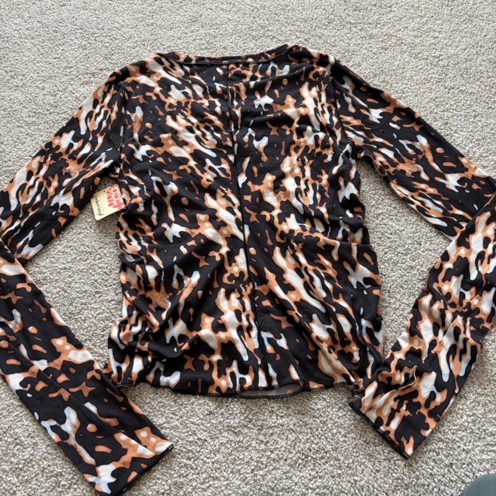 Long Sleeve Animal Print Ruched Top - Brown/Black - Picture 8 of 10